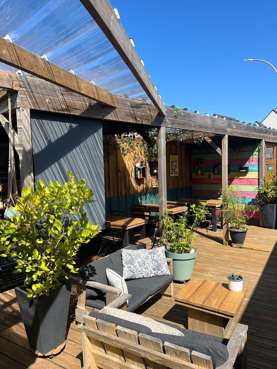 Face Au Bowl Restaurant-3